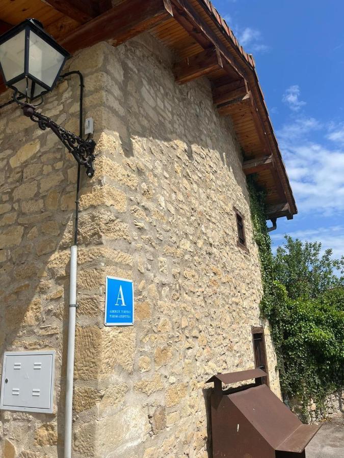 El Horno Albergue Manzanos Kültér fotó